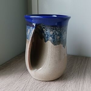 🌷 Neher Clay In Motion Left Hand Ceramic Mug